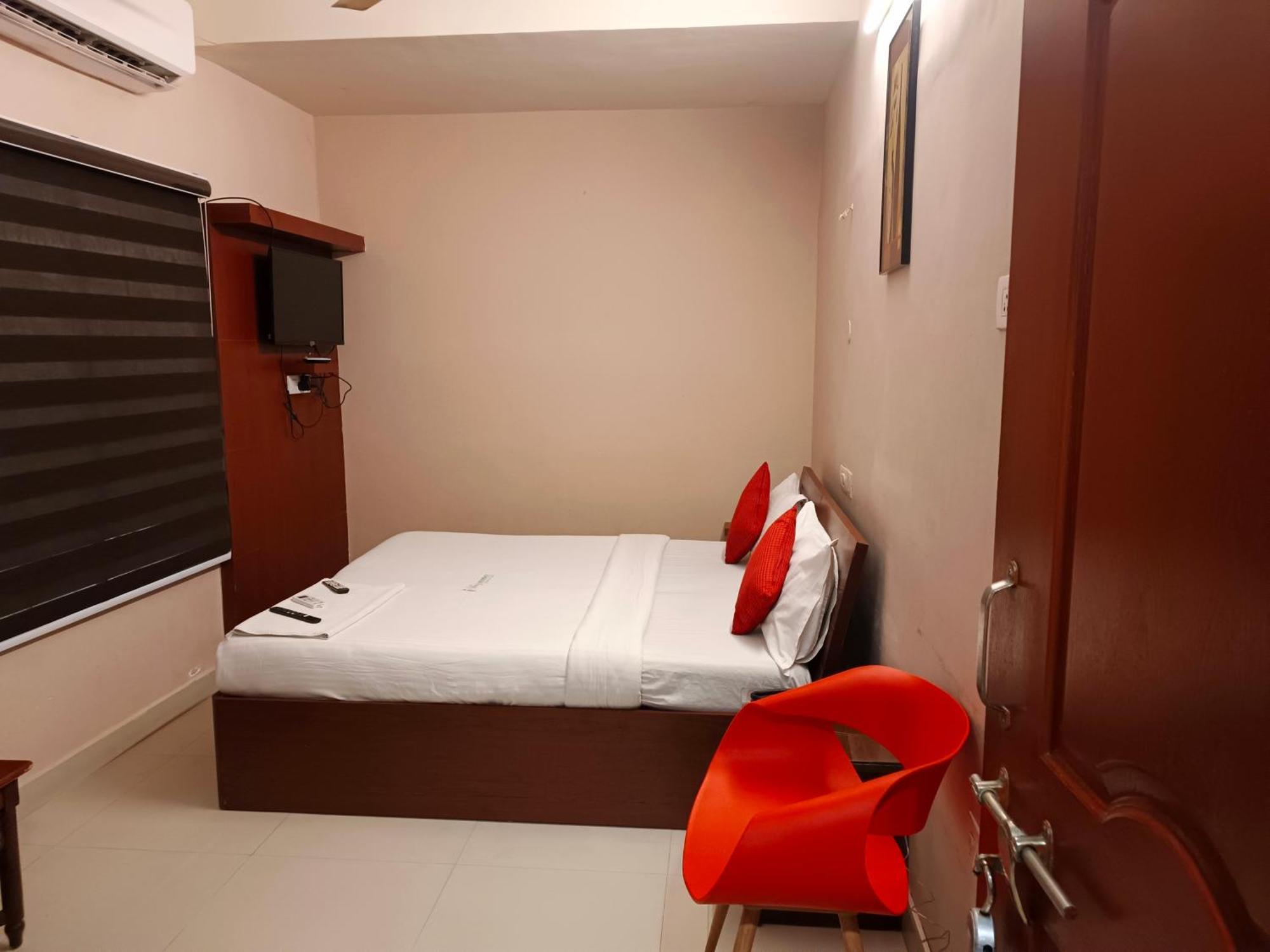 Hotel I-Way Residency Perungudi Chennai Esterno foto