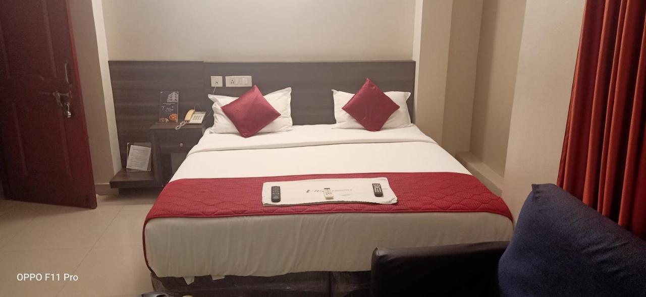 Hotel I-Way Residency Perungudi Chennai Esterno foto