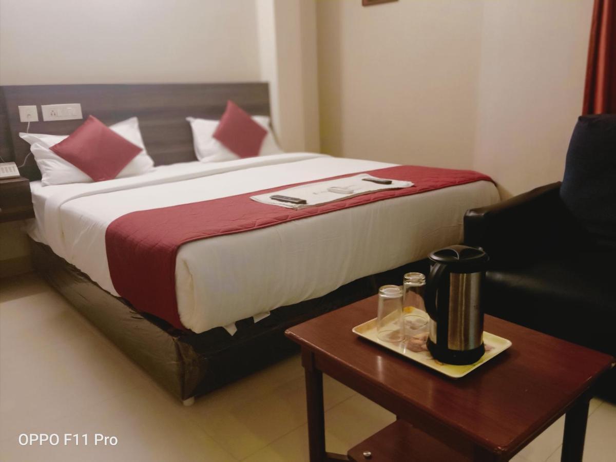 Hotel I-Way Residency Perungudi Chennai Esterno foto